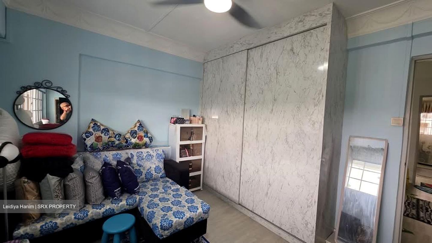 Blk 337 Jurong East Avenue 1 (Jurong East), HDB Executive #573983531
